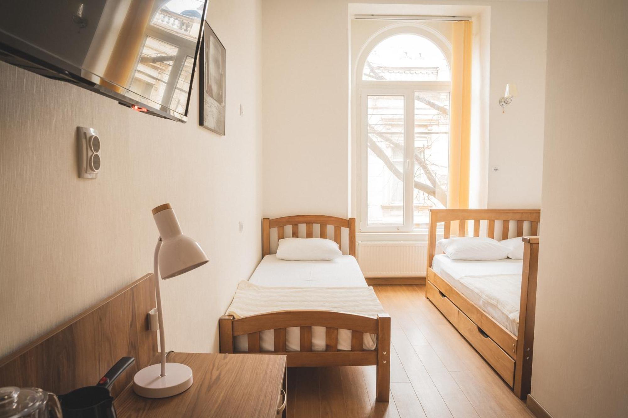 Hh Hotel Tbilisi ภายนอก รูปภาพ