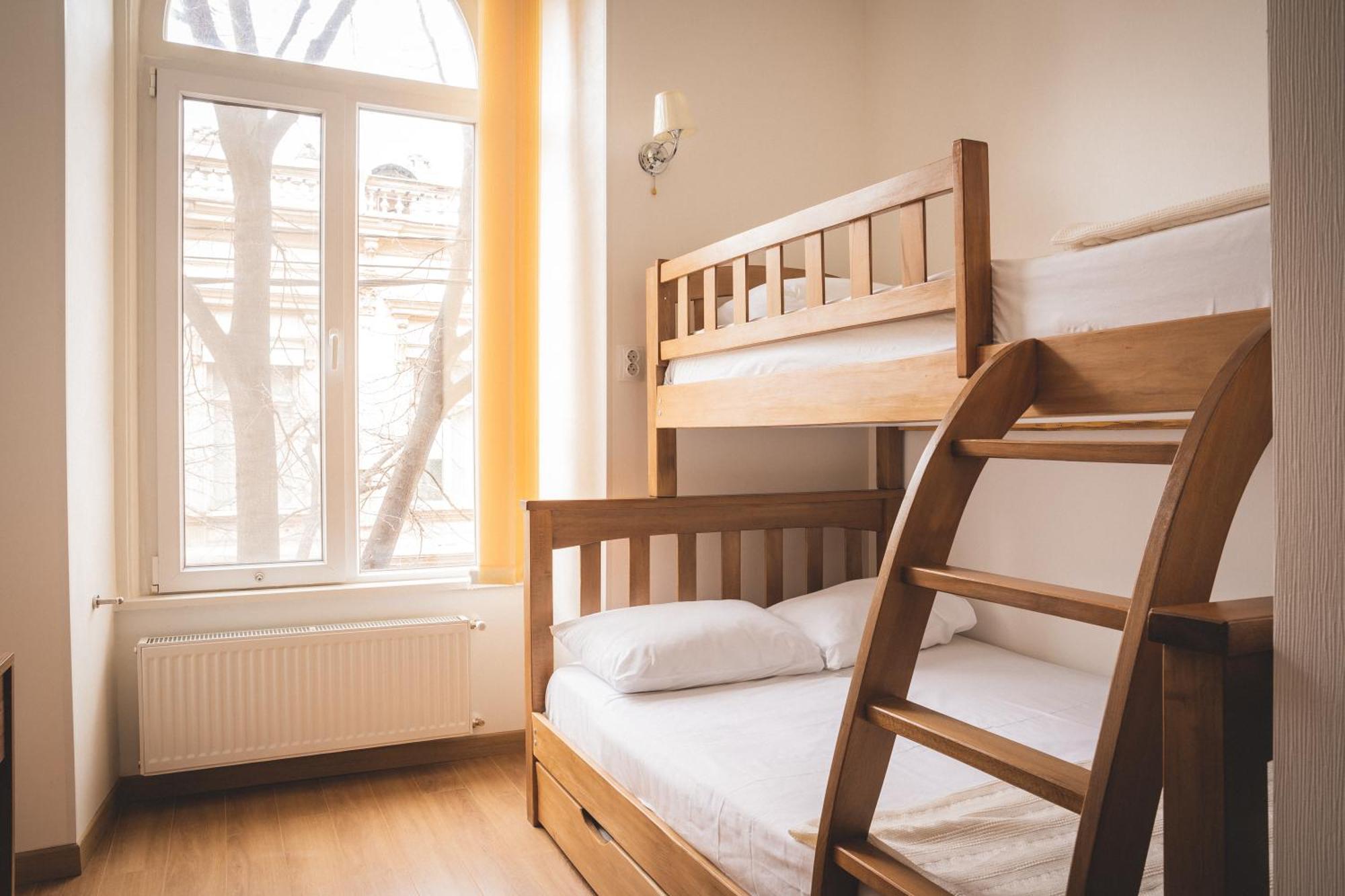 Hh Hotel Tbilisi ภายนอก รูปภาพ