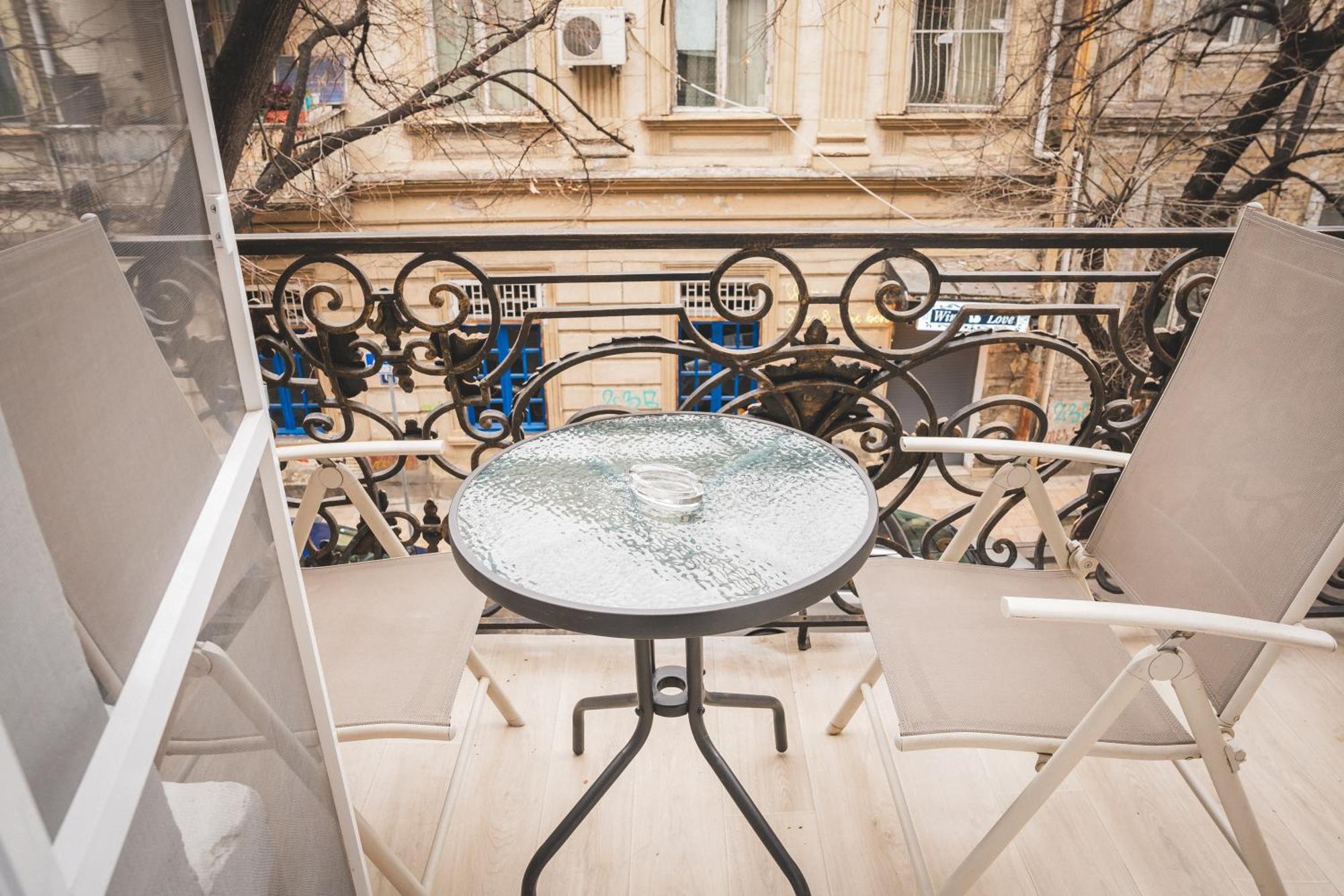Hh Hotel Tbilisi ภายนอก รูปภาพ