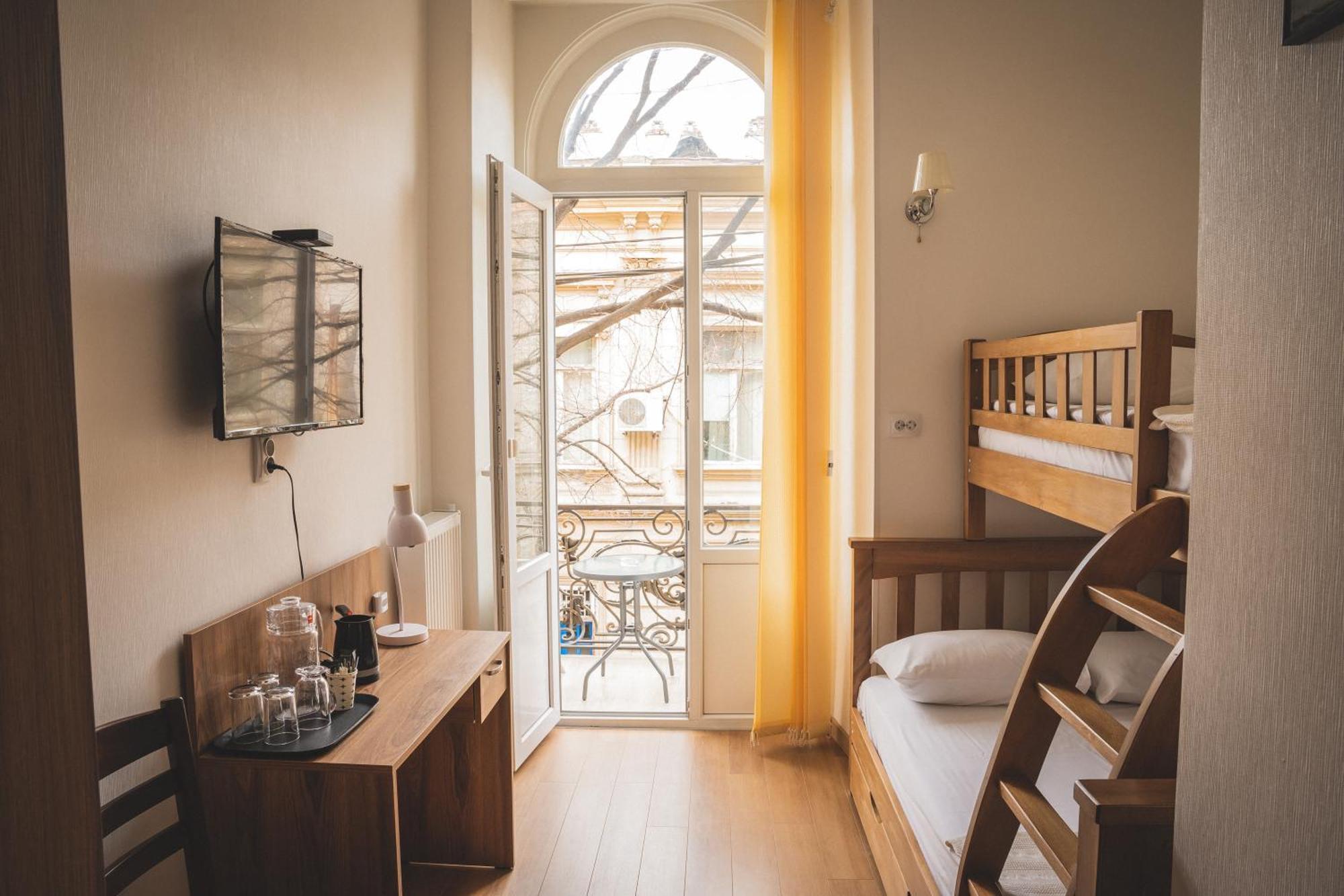 Hh Hotel Tbilisi ภายนอก รูปภาพ